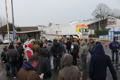 2016 03 18 ProtestaPorrinhoFolgaServicarneFrigolouro05.jpg